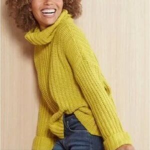 525 America Yellow Cowl Neck Sweater (Med)